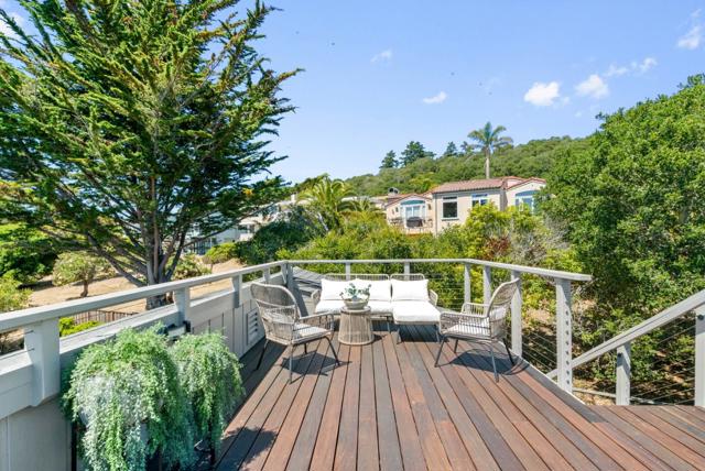 1975 Seascape Boulevard, Aptos CA: https://media.crmls.org/mediaz/7c7b1c98-53c5-444a-ade7-d2aa33c10ce5.jpg