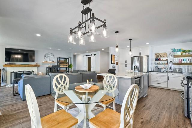 2760 Thunder Drive, Oceanside CA: https://media.crmls.org/mediaz/7c7b890e-c50a-48e0-8cca-a5095270dd46.jpg