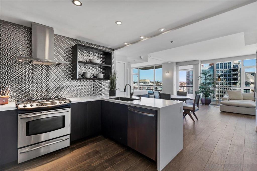 325 7th Ave - photo 16