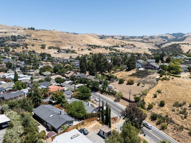 3527 Story Road, San Jose CA: https://media.crmls.org/mediaz/7c7bd750-aaac-4b98-b0c1-86affa4ae1fb.jpg