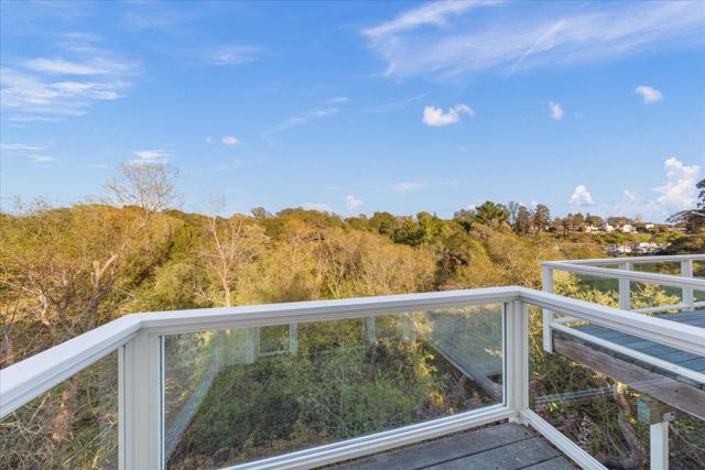 304 Harbor Drive, Santa Cruz CA: https://media.crmls.org/mediaz/7c7c33b7-a6eb-47a5-9344-10faa56fe175.jpg