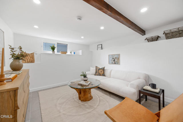 2116 Apex Avenue, Los Angeles CA: https://media.crmls.org/mediaz/7c7d035c-2304-49c1-8a5e-350304ebcb7b.jpg