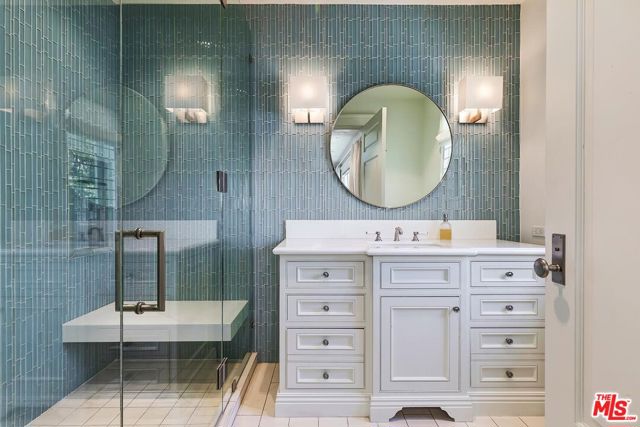 119 Malibu Colony Road, Malibu CA: https://media.crmls.org/mediaz/7c7e495b-1e6a-47ea-906b-9297224e5159.jpg