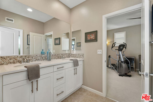 115 Primrose Drive, Foothill Ranch CA: https://media.crmls.org/mediaz/7c7f1069-968d-4f08-8935-7daebd4a6d0d.jpg