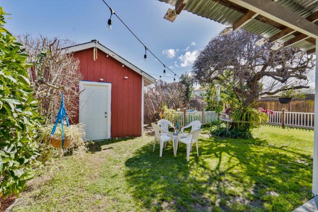 240 Daphne Way, East Palo Alto CA: https://media.crmls.org/mediaz/7c7fa1f0-4cd2-4238-b18a-7f82f8b53ab2.jpg