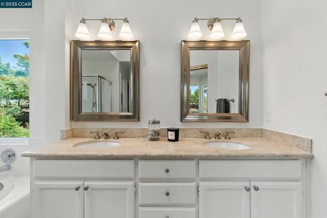 316 Valley High Dr, Pleasant Hill CA: https://media.crmls.org/mediaz/7c7fcd71-dc6f-4775-b168-05c06b512bfd.jpg