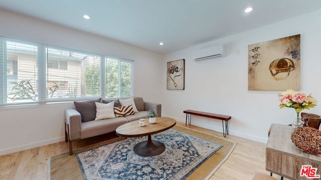 1435 N Fairfax Avenue, West Hollywood CA: https://media.crmls.org/mediaz/7c8013cf-4ef9-4edb-bf76-75e3c6bcecb3.jpg