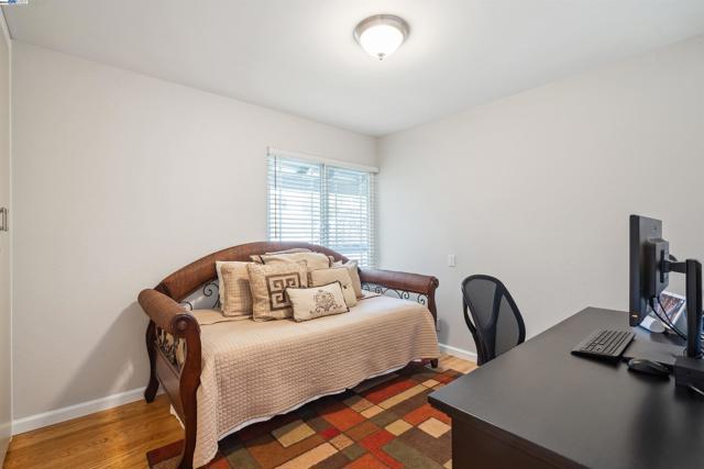 Image 24 of 31 For 1296 Vintner Way