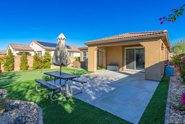 35425 Domani Drive, Palm Desert CA: https://media.crmls.org/mediaz/7c824da3-3f97-485b-a1c8-7881656e618b.jpg