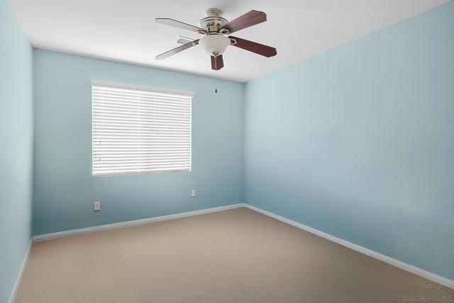 1670 Grasshopper Ln, Chula Vista CA: https://media.crmls.org/mediaz/7c827654-0cfa-425f-999d-7c37c5186a8e.jpg