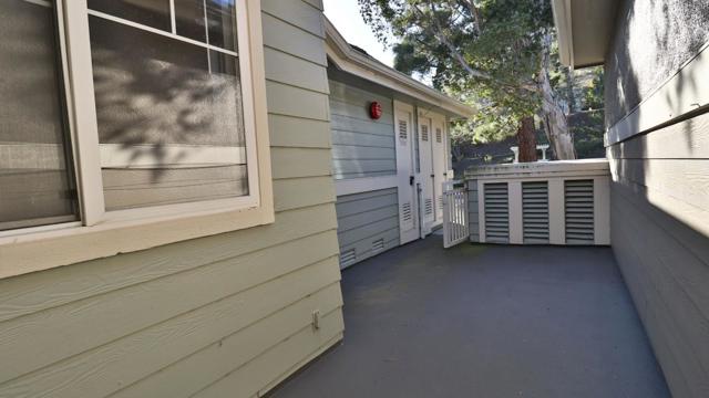 132 Warbler Lane, Brisbane CA: https://media.crmls.org/mediaz/7c82d76f-ac59-4729-8e49-8fd624facd36.jpg