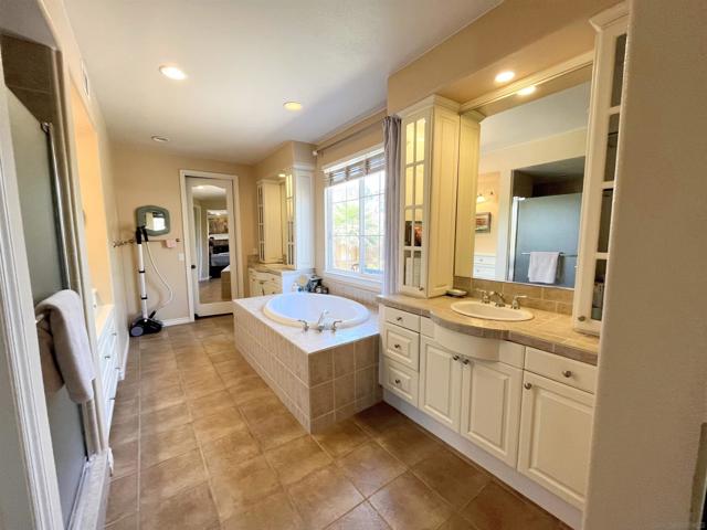 12470 Sundance Ave, San Diego CA: https://media.crmls.org/mediaz/7c82dcbe-b191-44e6-b5be-c1a66dad17d9.jpg