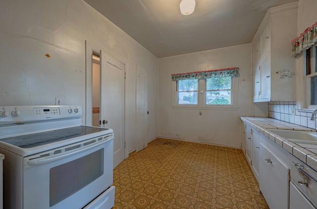 4705 Crystal Street, Capitola CA: https://media.crmls.org/mediaz/7c8309f9-d279-4c6a-a004-998fdb76fe8c.jpg
