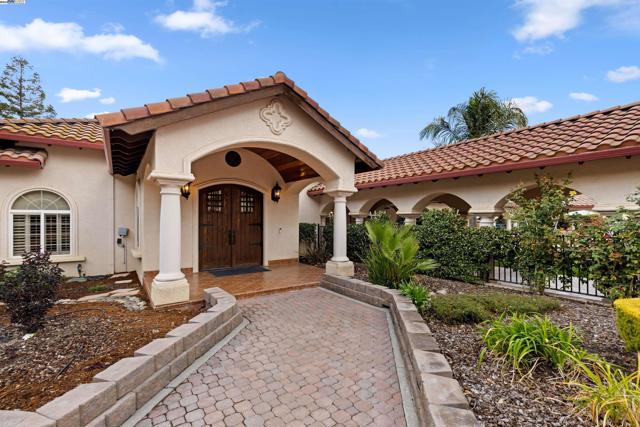 4224 Greenville Rd, Livermore CA: https://media.crmls.org/mediaz/7c835f79-1085-4180-b75f-025fc2e9c9f4.jpg