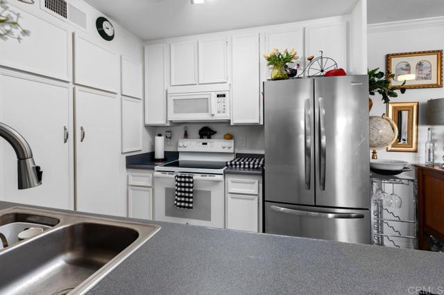 Detail Gallery Image 9 of 29 For 5710 Baltimore Dr #426,  La Mesa,  CA 91942 - 2 Beds | 1 Baths