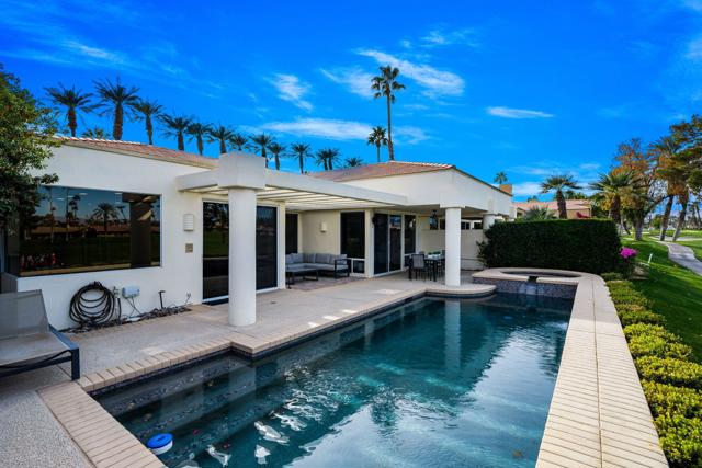 75720 Vista Del Rey, Indian Wells CA: https://media.crmls.org/mediaz/7c838da8-d380-4352-a127-8a63f47ed830.jpg