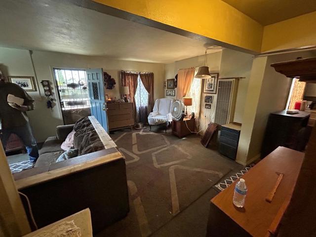 31 10th Street, Greenfield CA: https://media.crmls.org/mediaz/7c83b1ca-76c6-4924-9d3b-5b7cb8c7c355.jpg