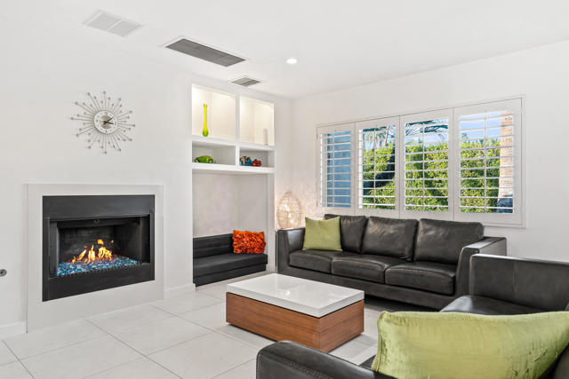 1175 E San Lucas Road, Palm Springs CA: https://media.crmls.org/mediaz/7c83f6dd-a51c-4ea7-abbb-b3721b301914.jpg