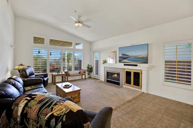 Detail Gallery Image 14 of 47 For 2022 Highland View, Escondido,  CA 92026 - 3 Beds | 2 Baths