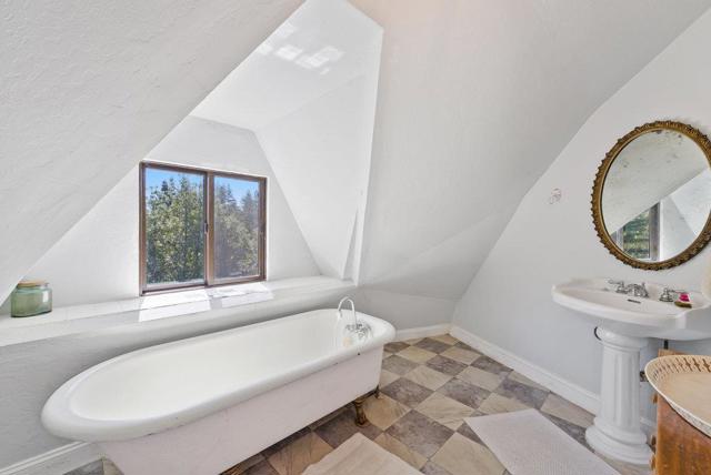 2900 Buzzard Lagoon Road, Corralitos CA: https://media.crmls.org/mediaz/7c84b2fc-ae21-4f0f-85b5-8d8f6fb2d8ad.jpg