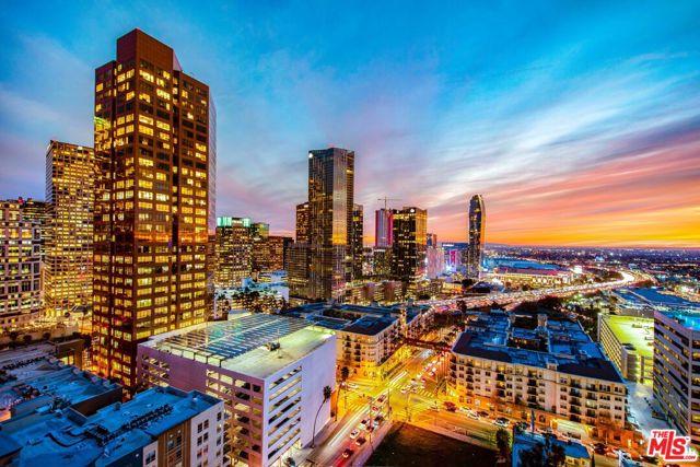 1100 Wilshire Boulevard, Los Angeles CA: https://media.crmls.org/mediaz/7c8588cd-e911-46be-8630-a9bcdd3d232d.jpg