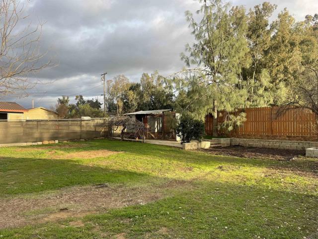 1758 El Cajon Lane, Ramona CA: https://media.crmls.org/mediaz/7c8590f2-0e0a-4a46-afba-aae319a7c38f.jpg