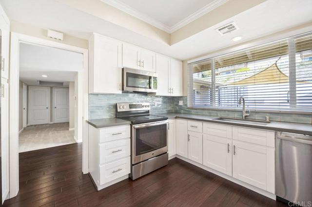 Detail Gallery Image 13 of 43 For 33 via Casitas, Bonsall,  CA 92003 - 3 Beds | 2 Baths