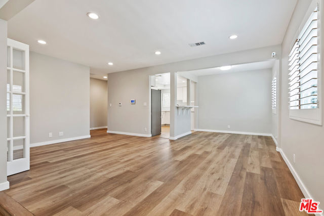 6421 Gaviota Avenue, Van Nuys CA: https://media.crmls.org/mediaz/7c85e0f8-313b-475c-b901-00f55af00ae8.jpg