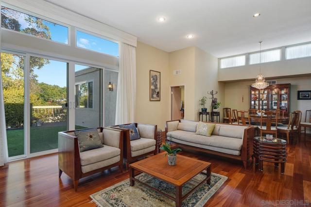 6643 Caminito Hermitage, La Jolla CA: https://media.crmls.org/mediaz/7c86095c-3642-4228-b563-8ebda1057bd0.jpg