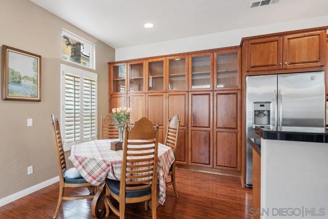 12674 Carmel Country Rd, San Diego CA: https://media.crmls.org/mediaz/7c862f49-5d2e-4294-96ad-06796306d3a9.jpg