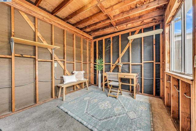 1811 3rd St, Alameda CA: https://media.crmls.org/mediaz/7c86895c-505e-4013-b54b-b73ce0892ced.jpg