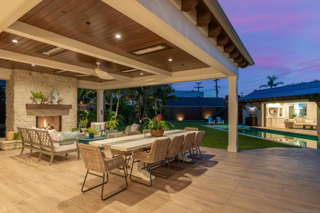 1040 Pine St, Coronado CA: https://media.crmls.org/mediaz/7c86bdf9-3d7a-42cf-8143-76373817cfeb.jpg