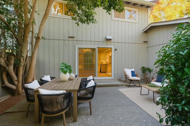 1542 Canna Court, Mountain View CA: https://media.crmls.org/mediaz/7c870677-6281-444c-8bfb-69be6bff9a03.jpg