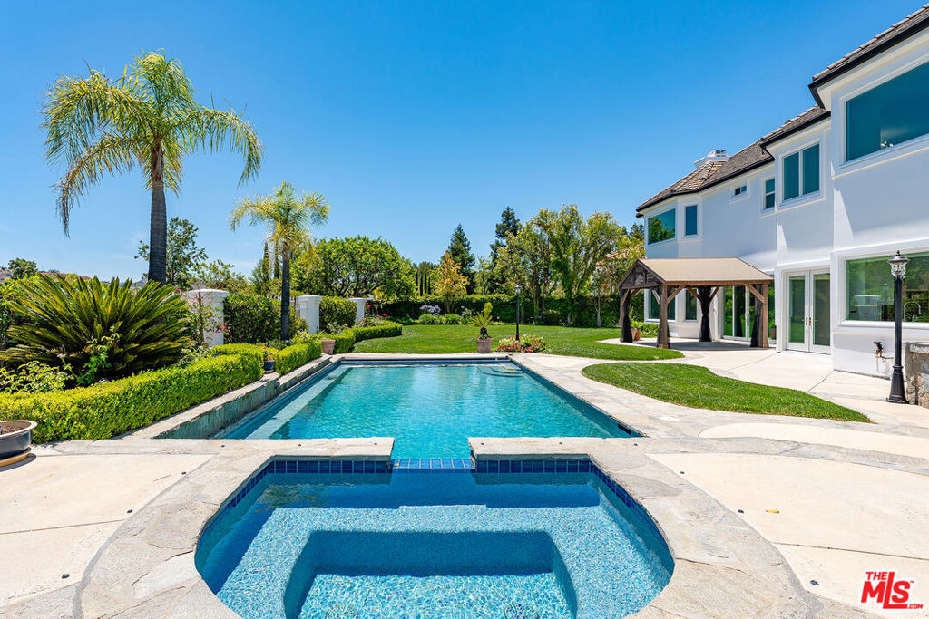 5404 Wellesley Drive