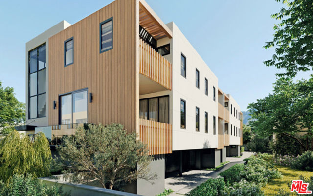 833 N Las Palmas Avenue, Los Angeles CA: https://media.crmls.org/mediaz/7c87862a-d590-4a33-9272-7674b95f37cc.jpg