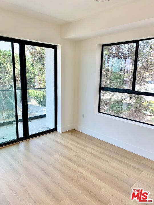 1822 Overland Avenue, Los Angeles CA: https://media.crmls.org/mediaz/7c878645-497f-456a-bff2-f4ed045a6002.jpg