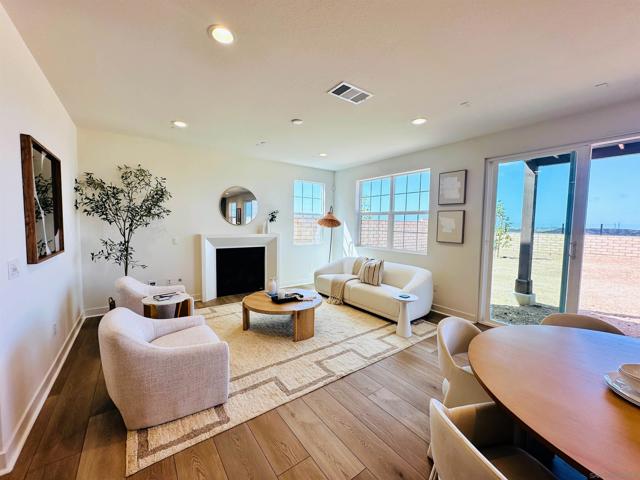 11324 Caminito Rodar, San Diego CA: https://media.crmls.org/mediaz/7c87b27f-37f3-4606-b12c-4ef8e19a1614.jpg