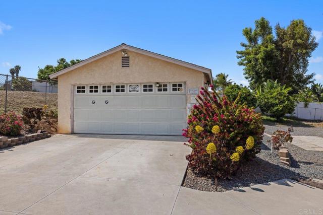 10171 Ramona Drive, Spring Valley CA: https://media.crmls.org/mediaz/7c87cb02-633f-49d1-b8a0-0b968d8ab89a.jpg