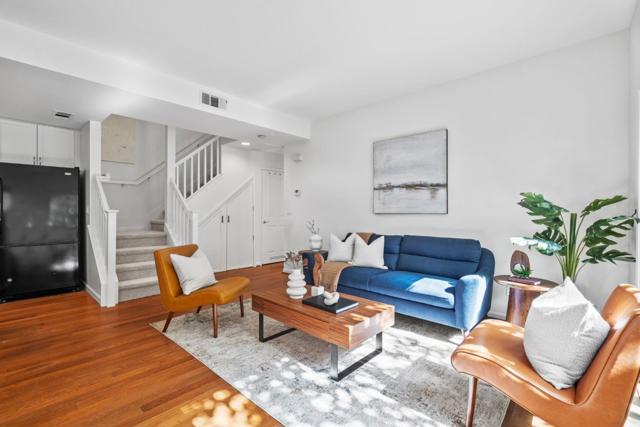 748 Cottage Court, Mountain View CA: https://media.crmls.org/mediaz/7c88125a-9f0c-47ba-9191-6639ff48c171.jpg