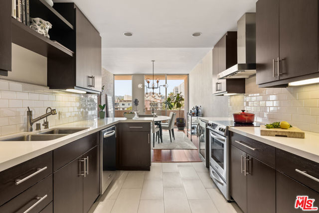 1333 S Beverly Glen Boulevard, Los Angeles CA: https://media.crmls.org/mediaz/7c881bd6-6fcf-44a6-a3f8-69174adb735a.jpg