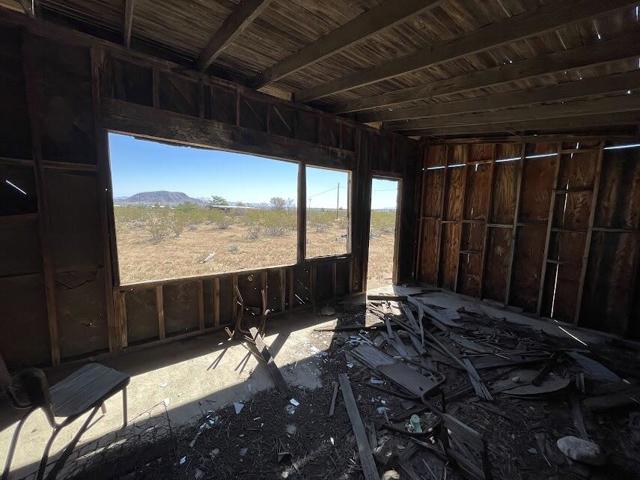 216 Jesse Road, Landers CA: https://media.crmls.org/mediaz/7c88692c-94c3-4026-aa71-70e0504c1012.jpg