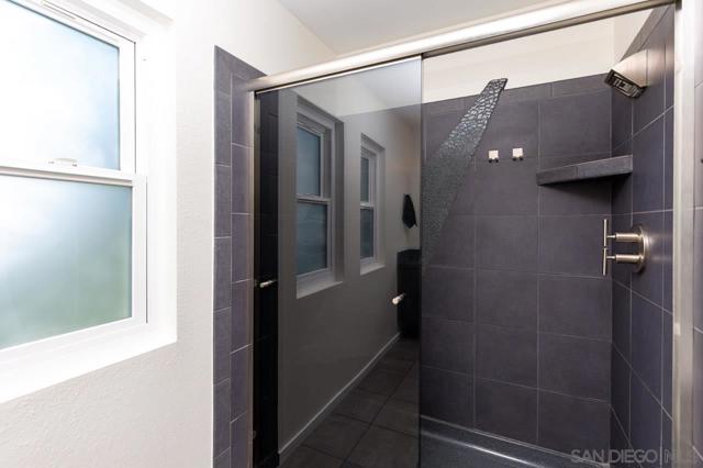 2953 Old Bridgeport Way, San Diego CA: https://media.crmls.org/mediaz/7c889d06-11b2-48b8-a241-8f2570cfaa0d.jpg