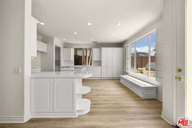 1537 Turquoise Drive, Carlsbad CA: https://media.crmls.org/mediaz/7c891595-3390-4ae0-8f55-a2d9e353a78c.jpg
