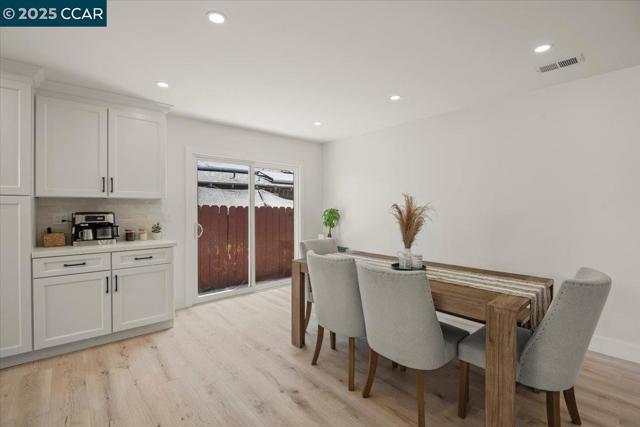 118 Cottonwood Ct, Hercules CA: https://media.crmls.org/mediaz/7c893c8a-85a0-44bf-9fa7-c0f76155ee04.jpg