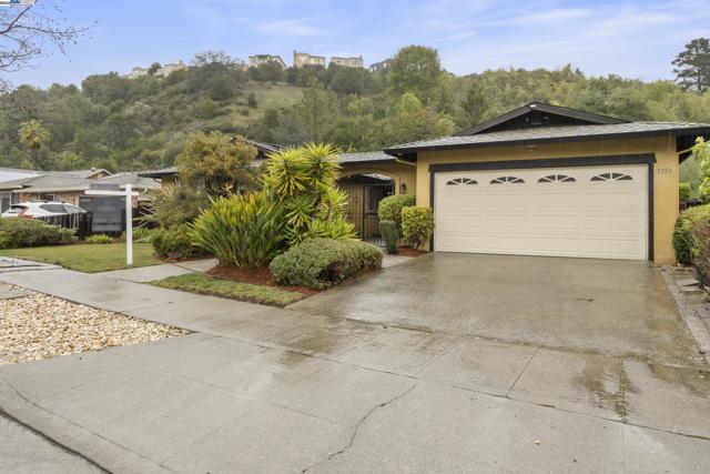 Details for 8190 Surrey Ln, Oakland, CA 94605