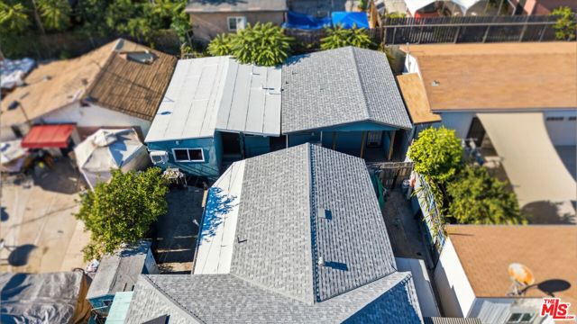 547 N St Louis Street, Los Angeles CA: https://media.crmls.org/mediaz/7c89ea52-3bd3-4e41-8664-8432434a56ff.jpg