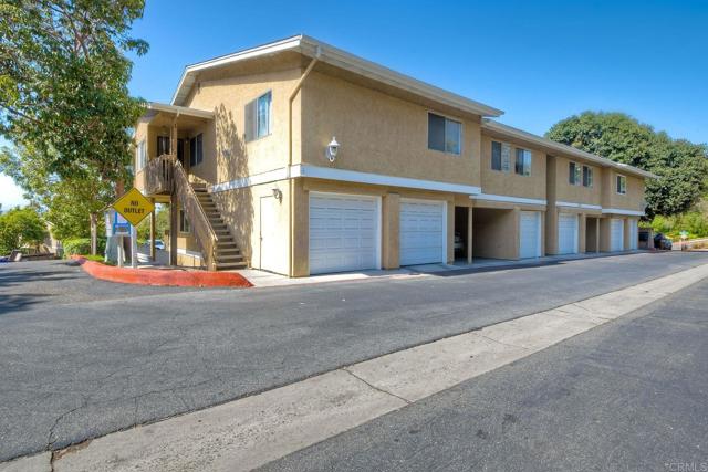 Detail Gallery Image 2 of 25 For 4218 Fiesta Way #3,  Oceanside,  CA 92057 - 2 Beds | 2 Baths
