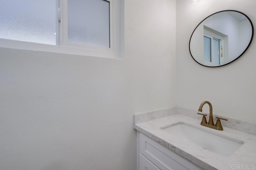 https://media.crmls.org/mediaz/7c8a3c1d-1744-46d2-aaf0-ba06019a899f.jpg?preset=X-Large