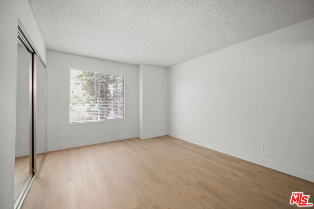 1352 S Carmelina Avenue, Los Angeles CA: https://media.crmls.org/mediaz/7c8adcd5-8c98-46b5-a59c-e0523325f2db.jpg