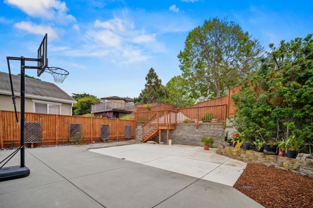 4455 Ocean Heights Court, Seaside CA: https://media.crmls.org/mediaz/7c8b36cf-fb0b-4f66-8d7b-1f9e0759ac03.jpg